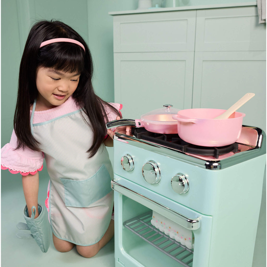 Sweet Spaces? Apron & Oven Mitt Set