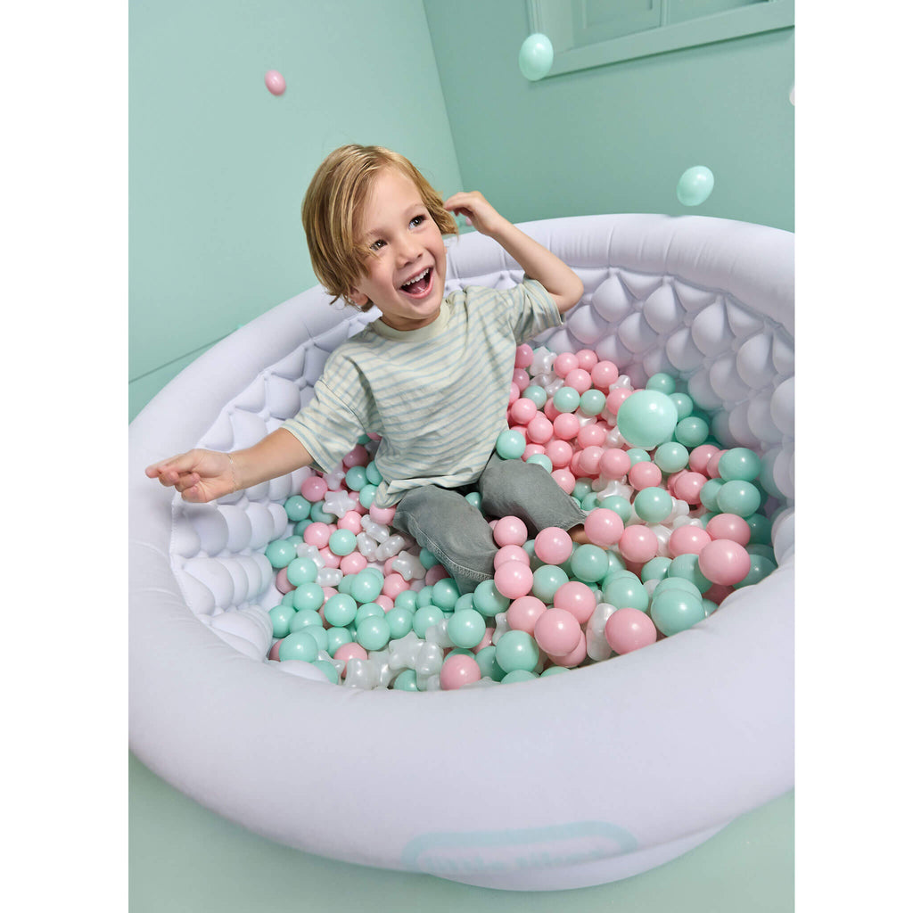 Inflatable Ball Pit w/ 250 Balls